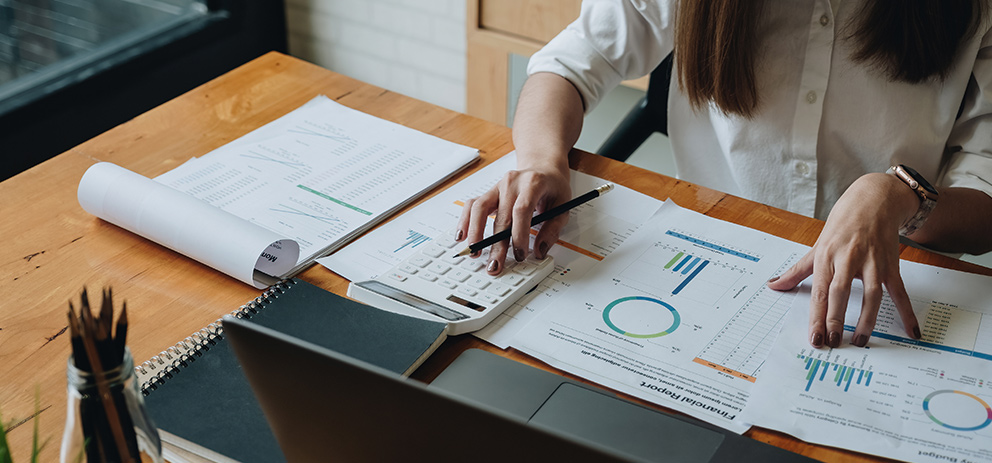 Sandra Meyer Woglar Sinn 992x463 Adobestock 463526311